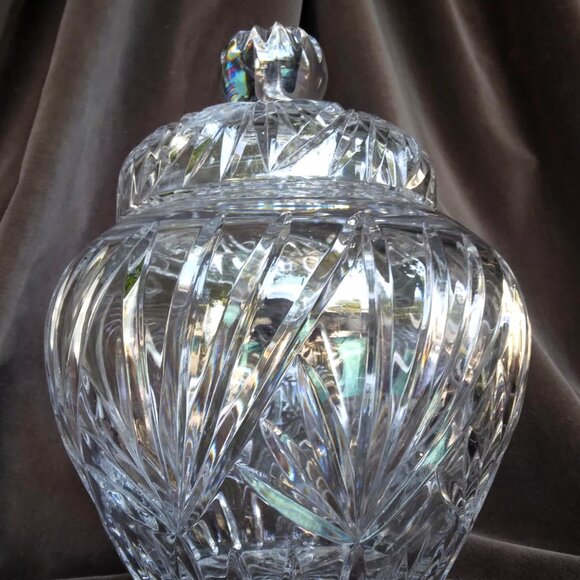 Vintage Deep Cut Heavy Clear Crystal Glass Lidded Temple/Ginger Jar - Picture 4 of 11
